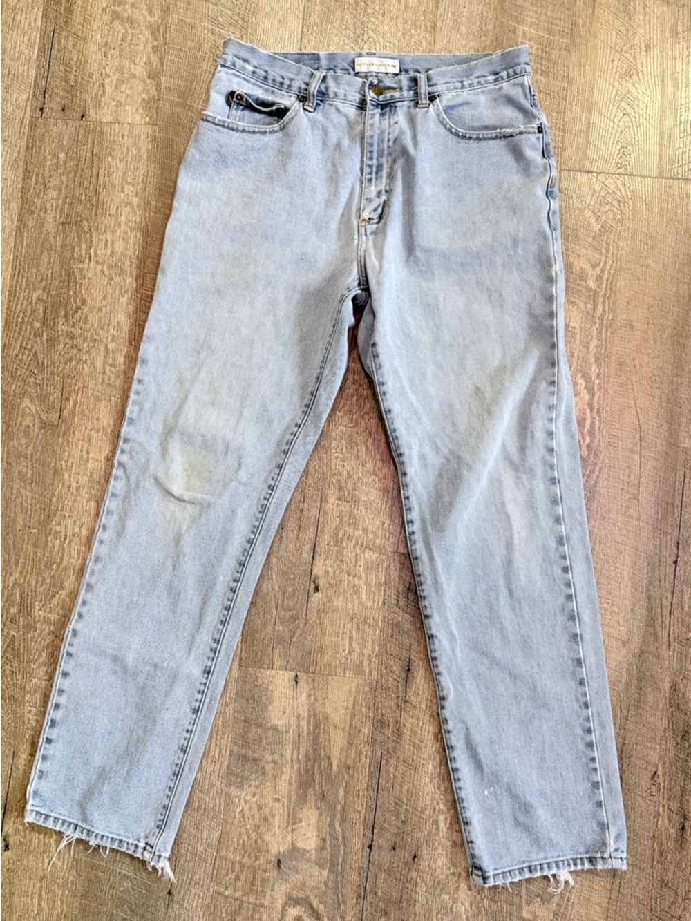 Cutter & Buck Light Wash Straight Leg Jeans Men’s 32x32 Raw Hem Denim